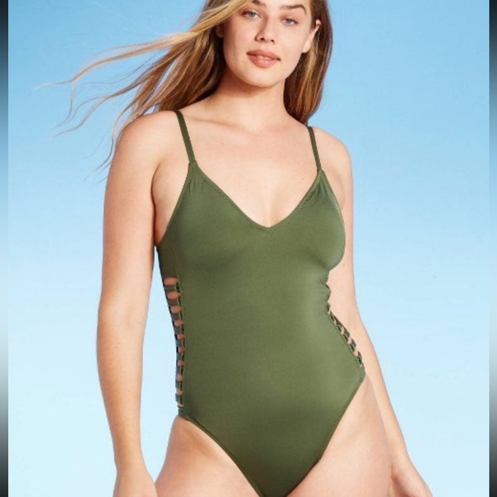 ⛱ Sexy Strappy Side One-Piece Swimsuit NWT⛱